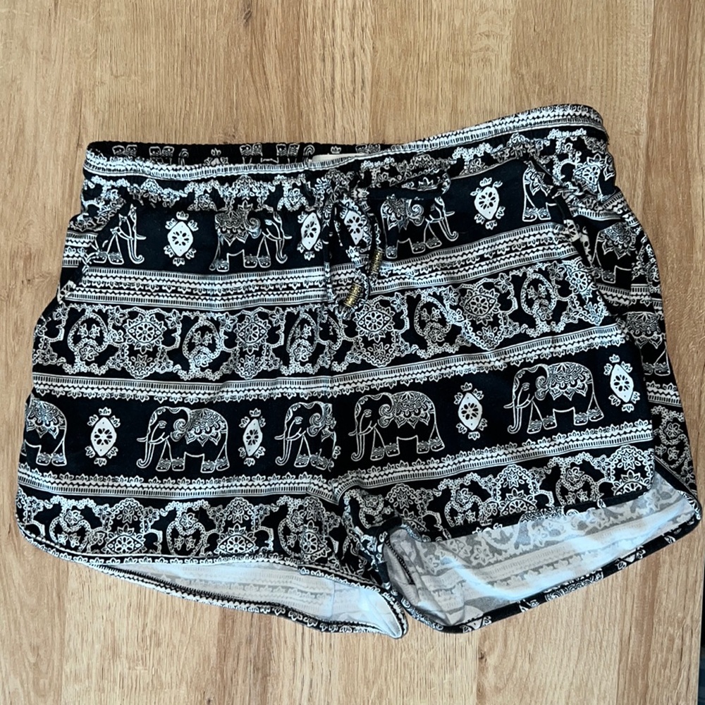 Black&White Elephant shorts